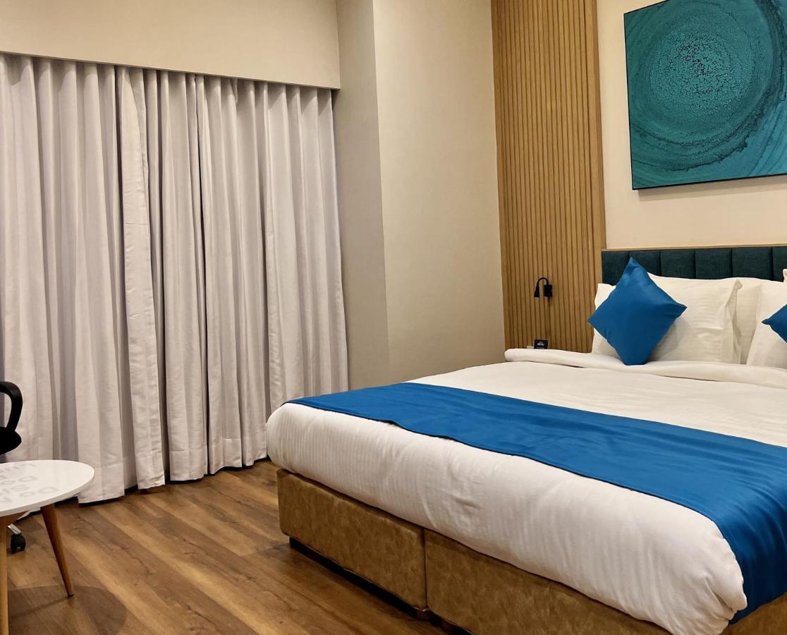 Hotel Blueivy Ānand Exteriér fotografie